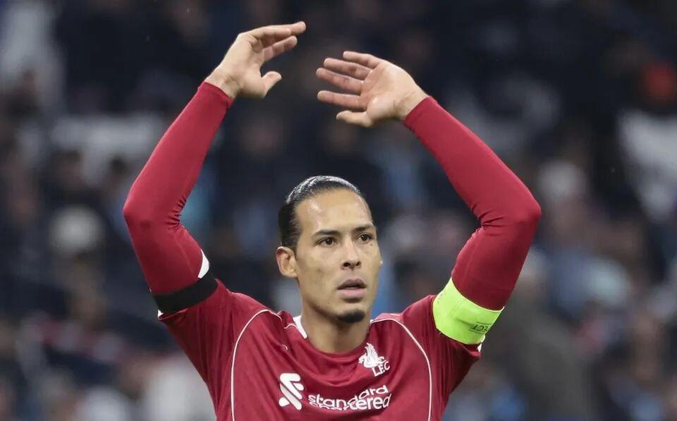 开云-真敢问！记者问斯洛特：阿隆索何时上任 范戴克回怼：太不尊重人了